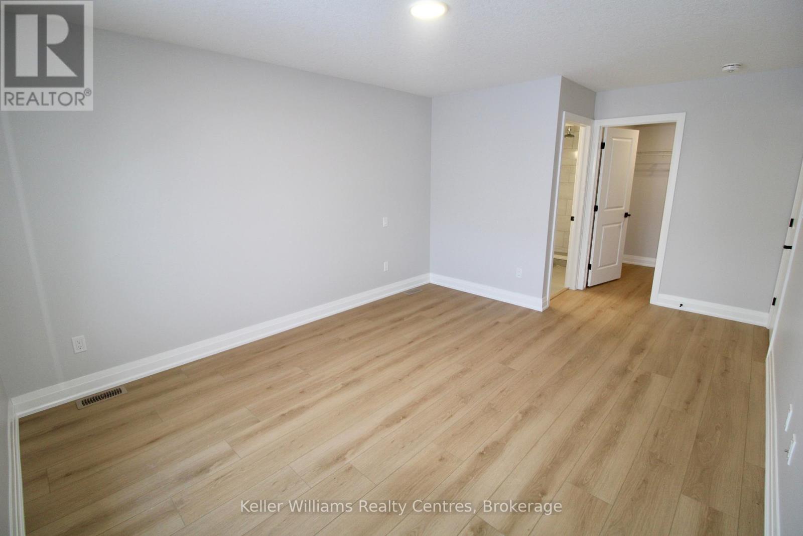 770 18th Street, Hanover, Ontario  N4N 0C7 - Photo 12 - X12333745