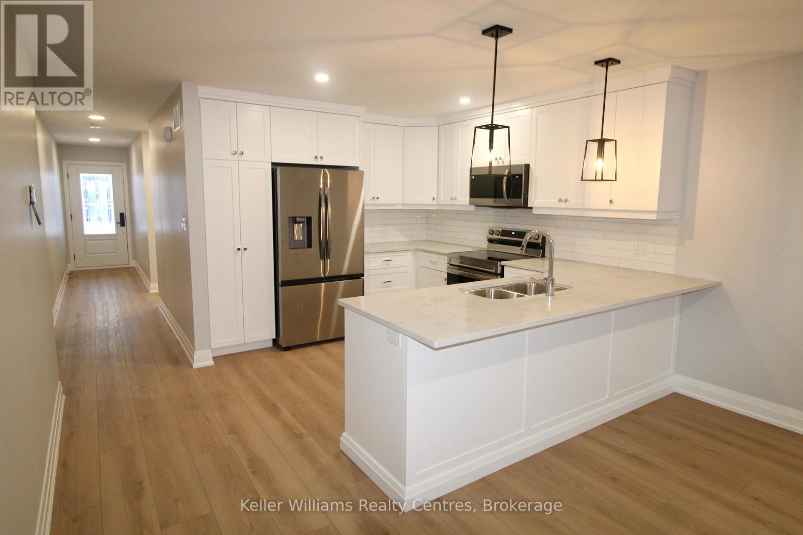 770 18th Street, Hanover, Ontario  N4N 0C7 - Photo 6 - X12333745