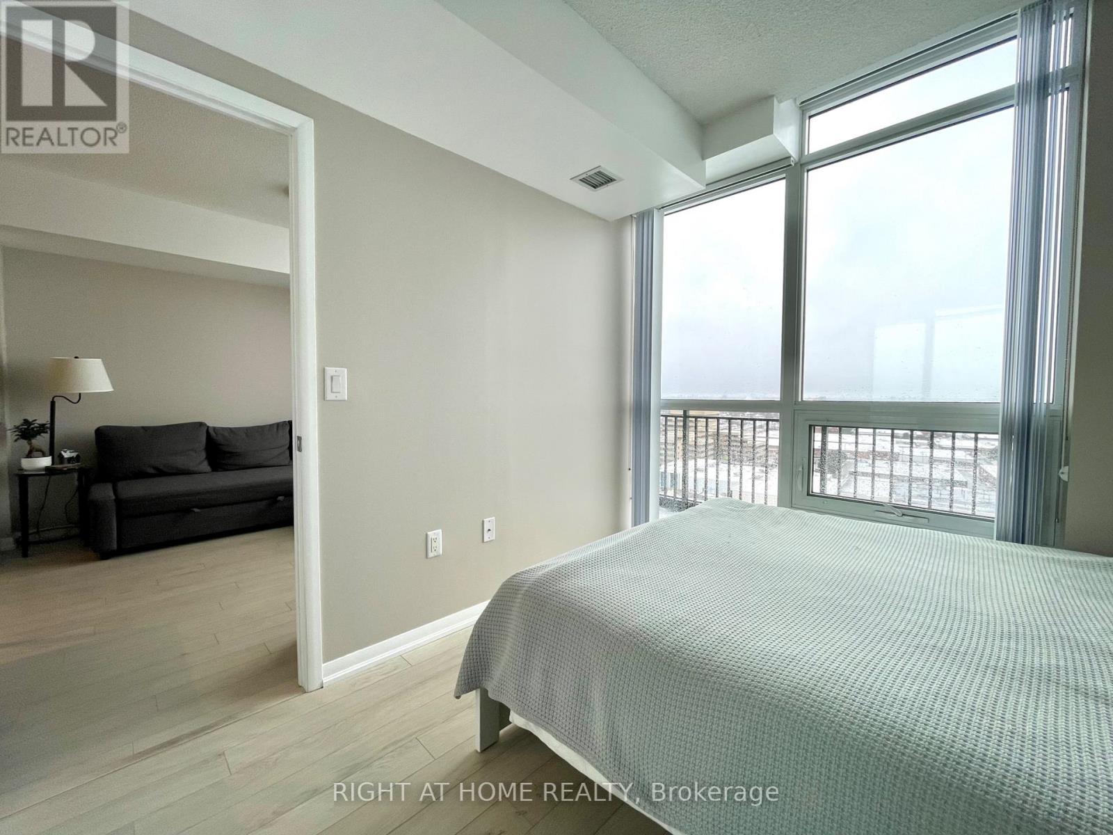 1502 - 3091 Dufferin Street, Toronto, Ontario  M6A 0C4 - Photo 8 - W12588914