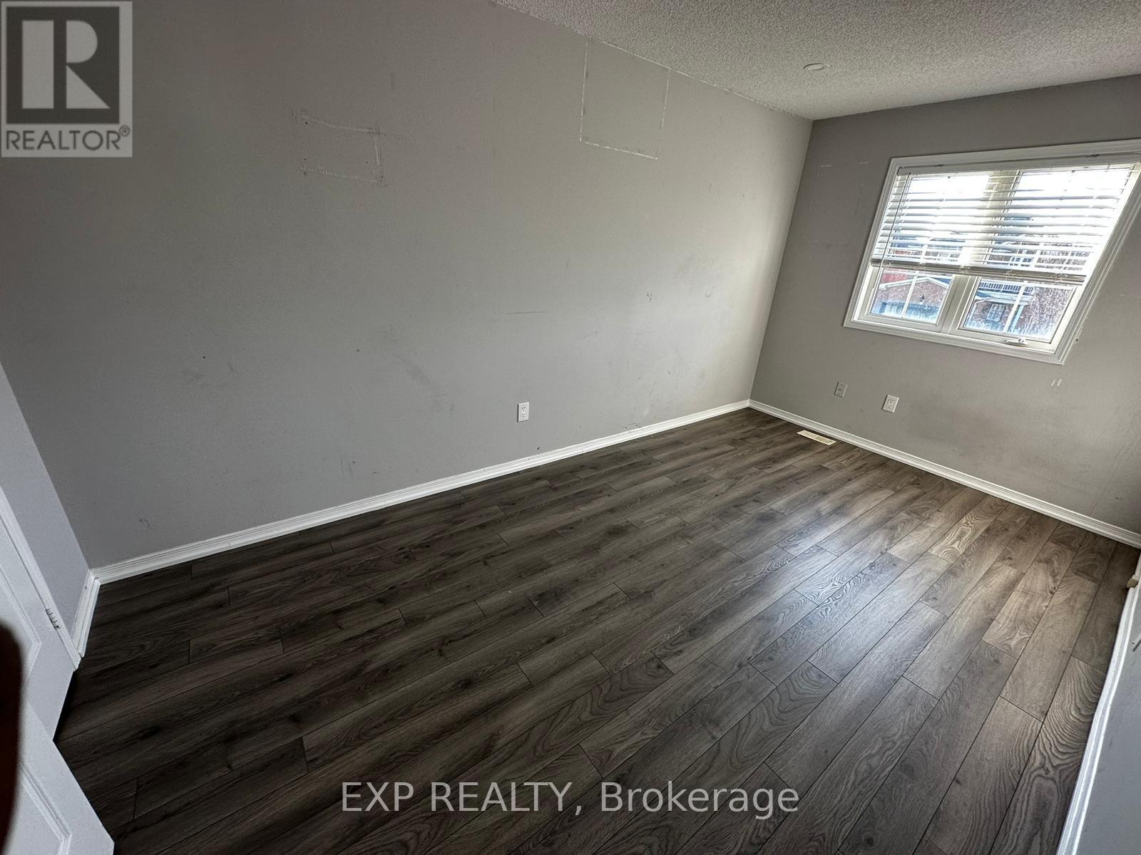 25 Prince Crescent, Brampton, Ontario  L7A 2C9 - Photo 9 - W12684568