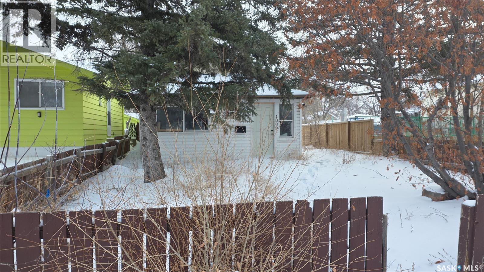 1009 WASCANA STREET, regina, Saskatchewan