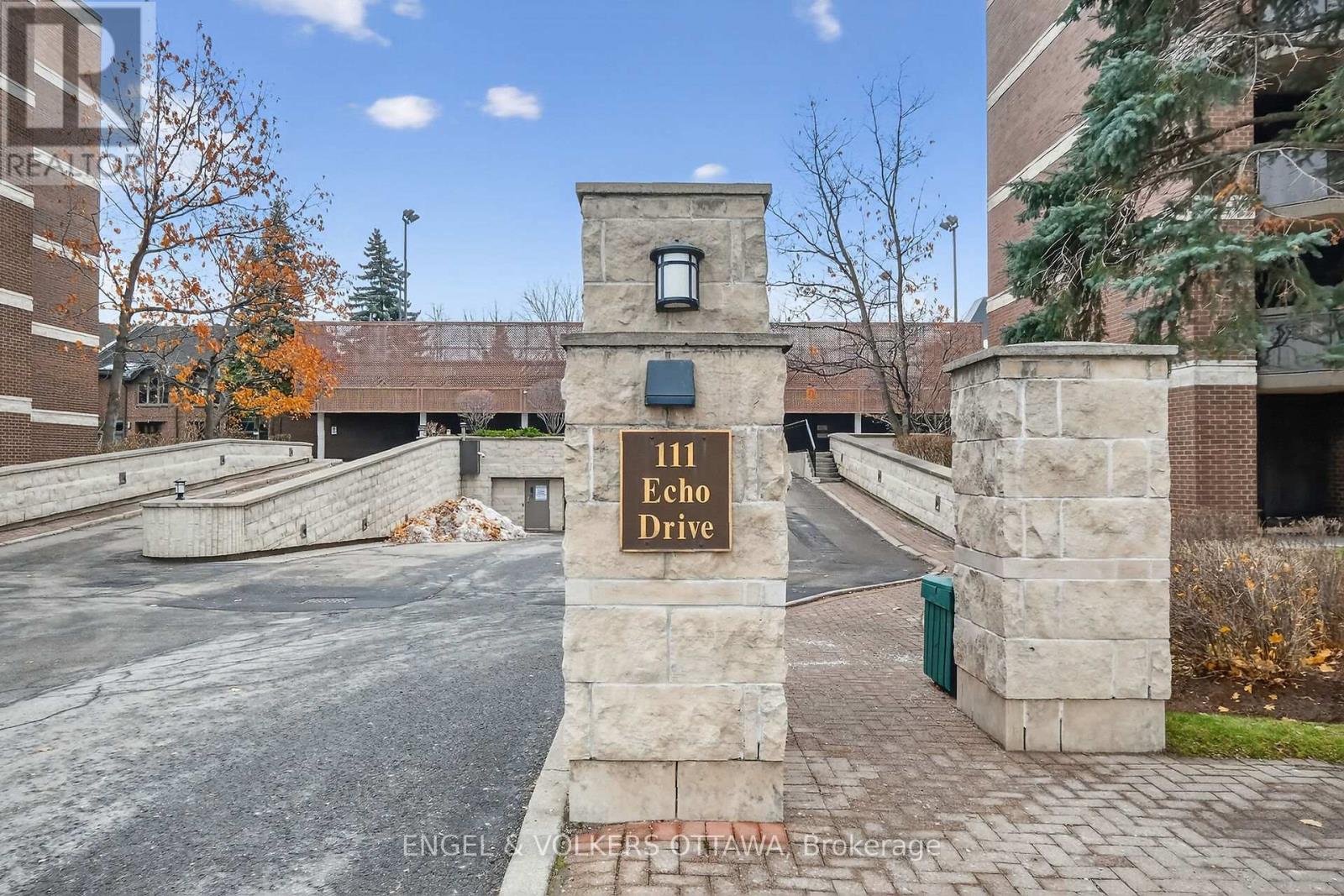 C8 - 111 ECHO DRIVE W, Ottawa, Ontario