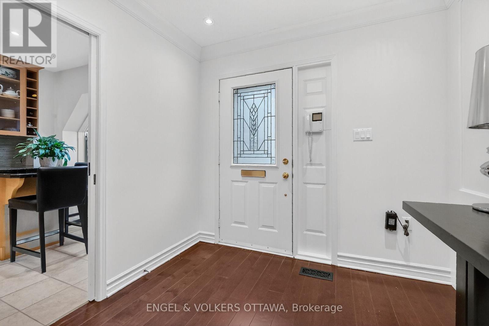 C8 - 111 Echo Drive W, Ottawa, Ontario  K1S 5K8 - Photo 4 - X12684586