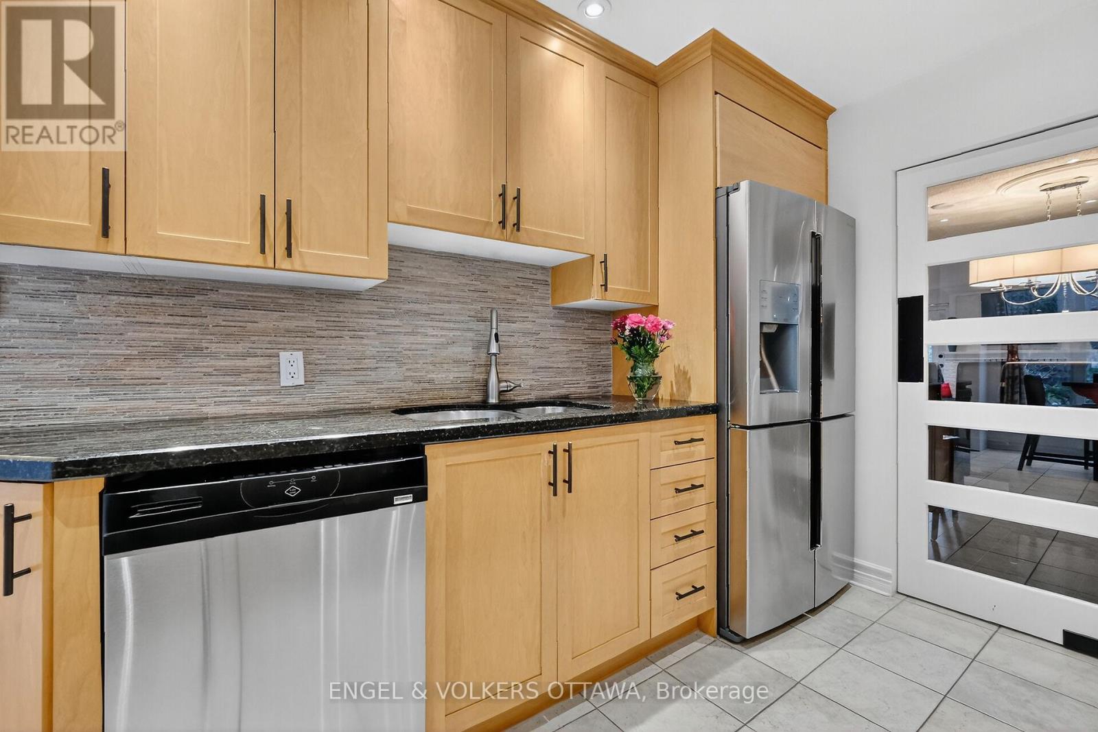 C8 - 111 Echo Drive W, Ottawa, Ontario  K1S 5K8 - Photo 6 - X12684586