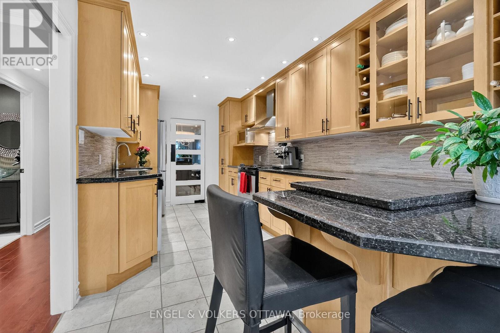 C8 - 111 Echo Drive W, Ottawa, Ontario  K1S 5K8 - Photo 7 - X12684586