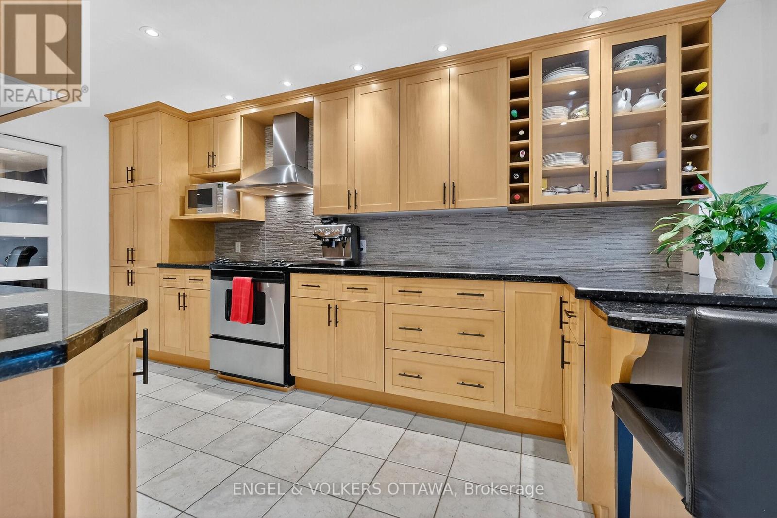 C8 - 111 Echo Drive W, Ottawa, Ontario  K1S 5K8 - Photo 8 - X12684586