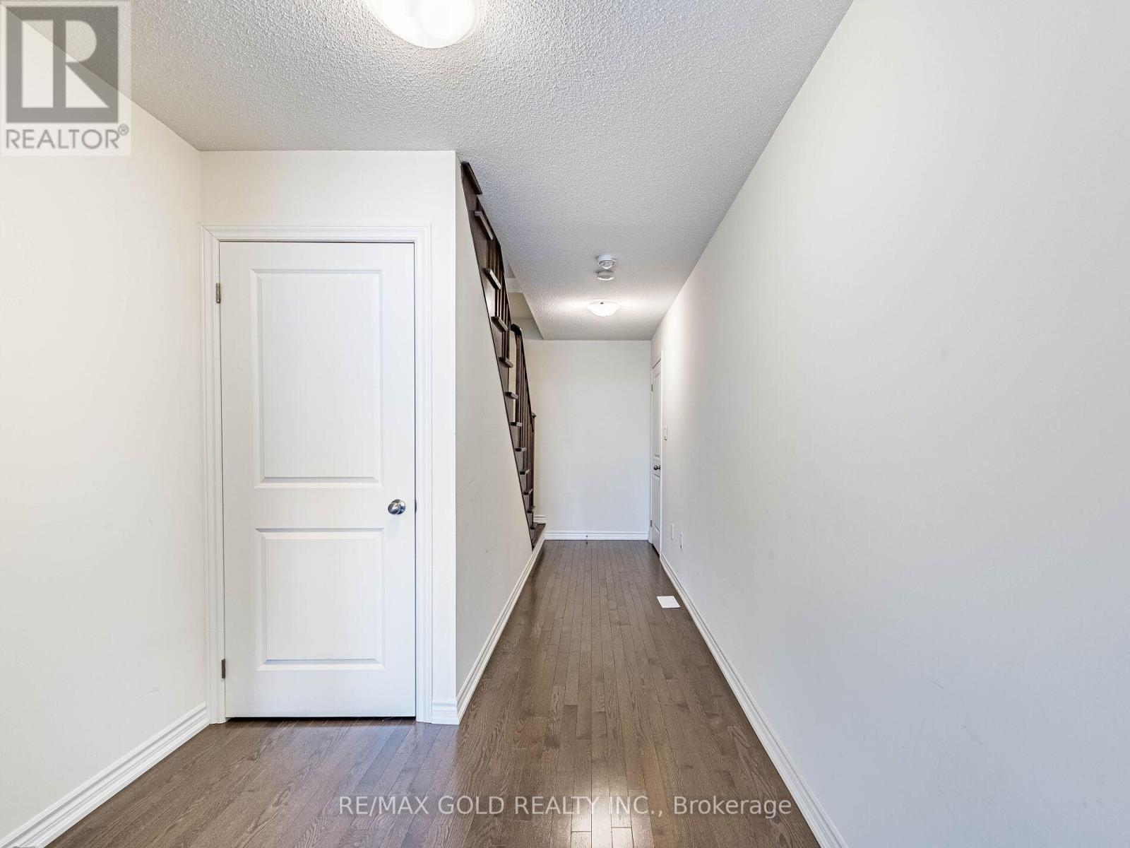 94 Donald Ficht Crescent, Brampton, Ontario  L7A 5H8 - Photo 10 - W12684582