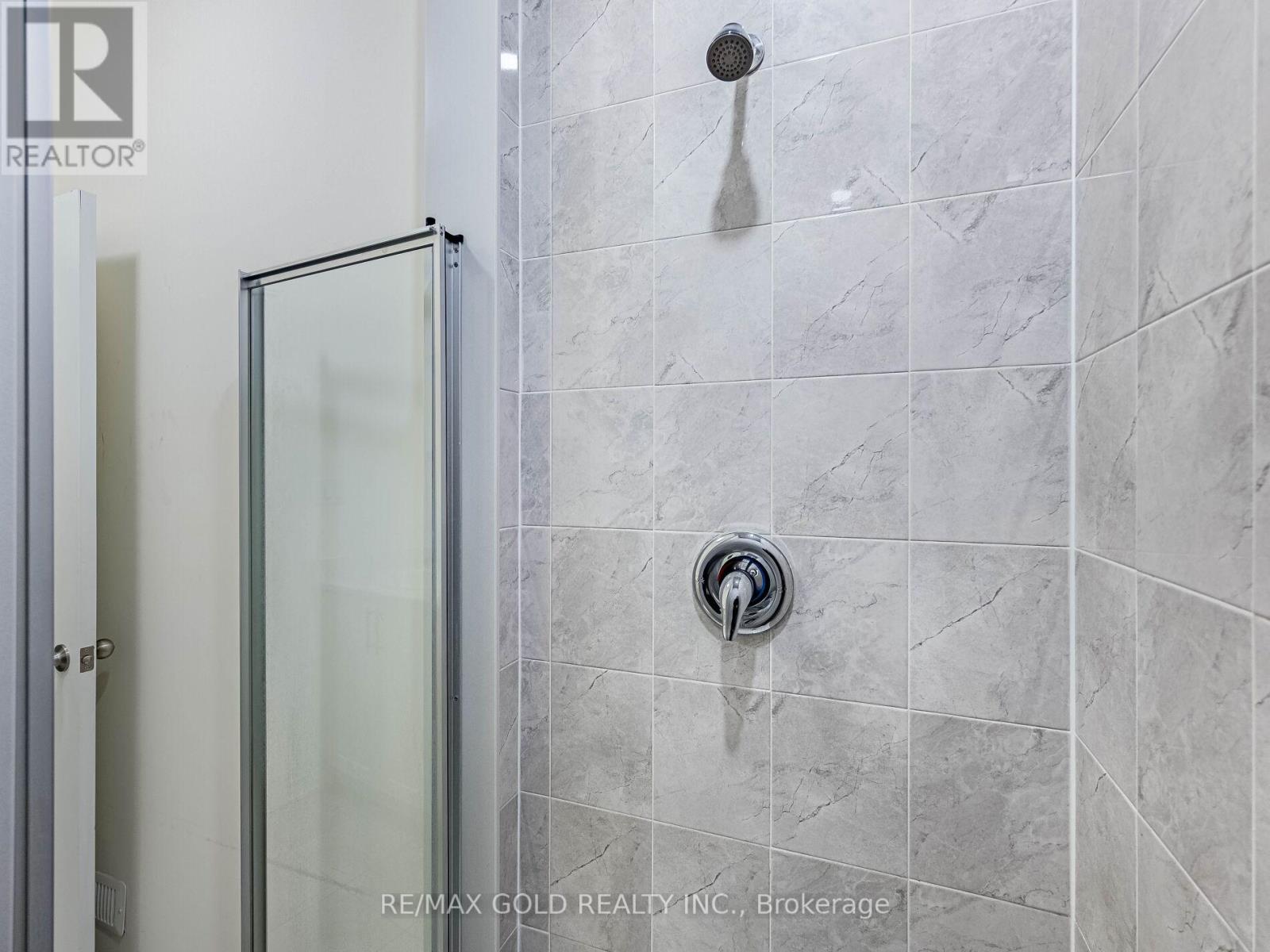 94 Donald Ficht Crescent, Brampton, Ontario  L7A 5H8 - Photo 31 - W12684582