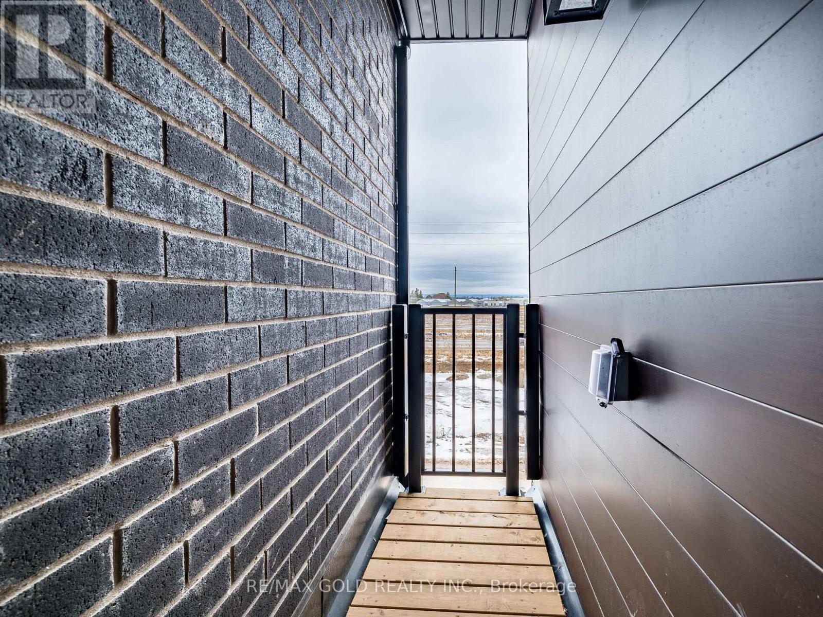 94 Donald Ficht Crescent, Brampton, Ontario  L7A 5H8 - Photo 32 - W12684582