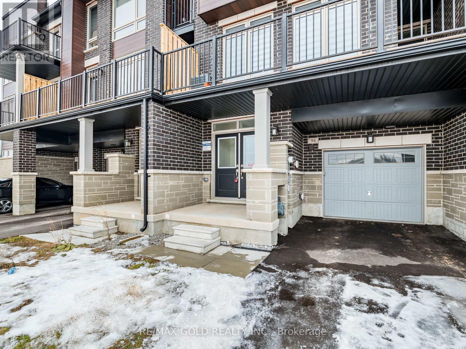 94 Donald Ficht Crescent, Brampton, Ontario  L7A 5H8 - Photo 6 - W12684582