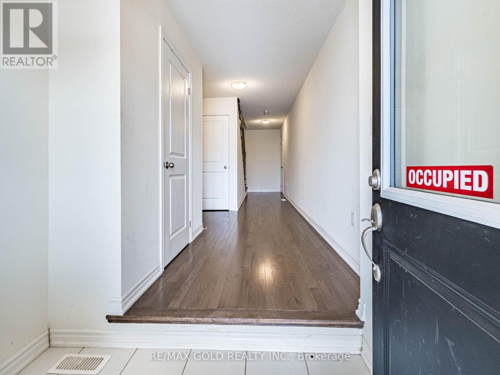 94 Donald Ficht Crescent, Brampton, Ontario  L7A 5H8 - Photo 8 - W12684582