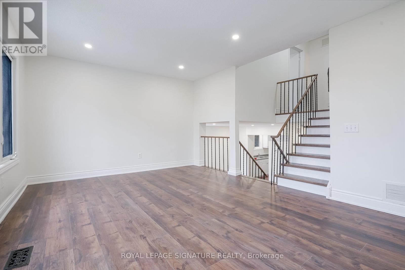 796 Thistle Down Court, Mississauga, Ontario  L5C 3K6 - Photo 13 - W12684600