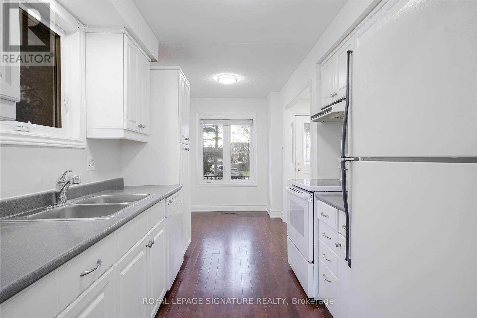 796 Thistle Down Court, Mississauga, Ontario  L5C 3K6 - Photo 23 - W12684600