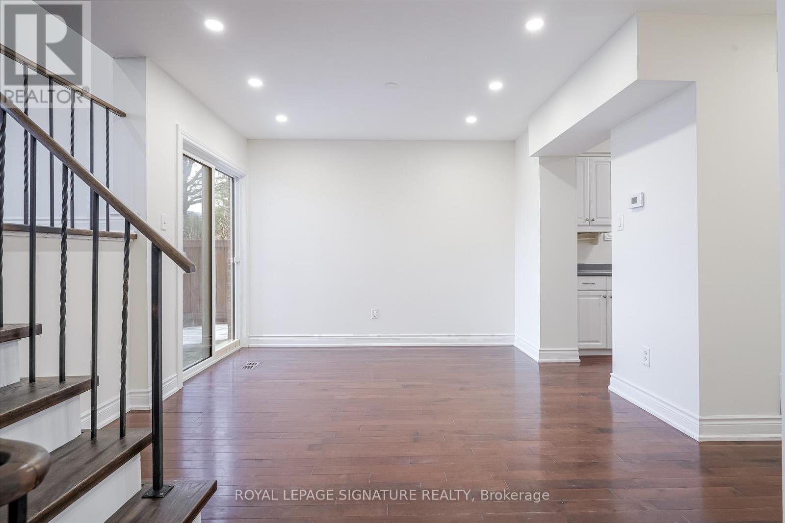 796 Thistle Down Court, Mississauga, Ontario  L5C 3K6 - Photo 28 - W12684600