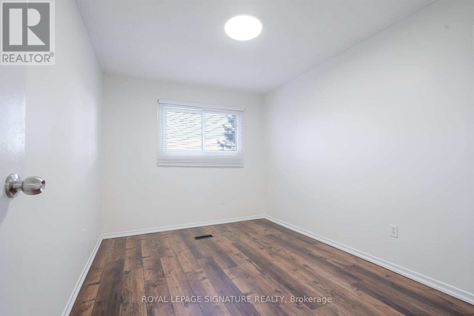 796 Thistle Down Court, Mississauga, Ontario  L5C 3K6 - Photo 3 - W12684600