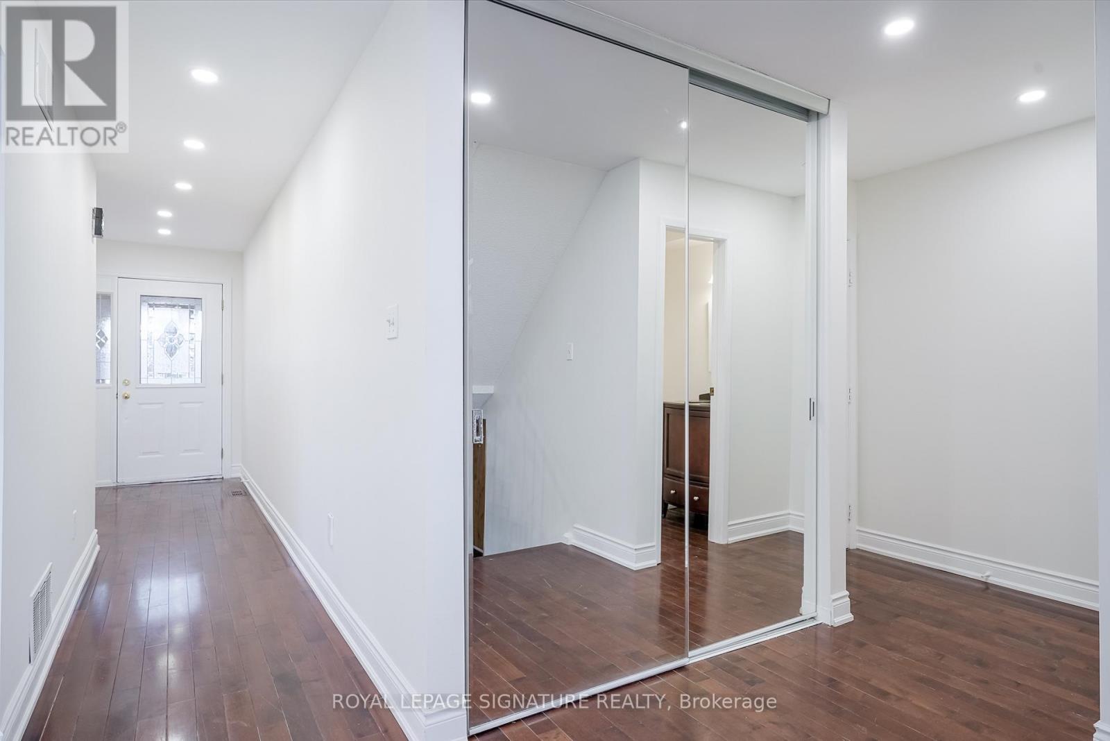 796 Thistle Down Court, Mississauga, Ontario  L5C 3K6 - Photo 31 - W12684600