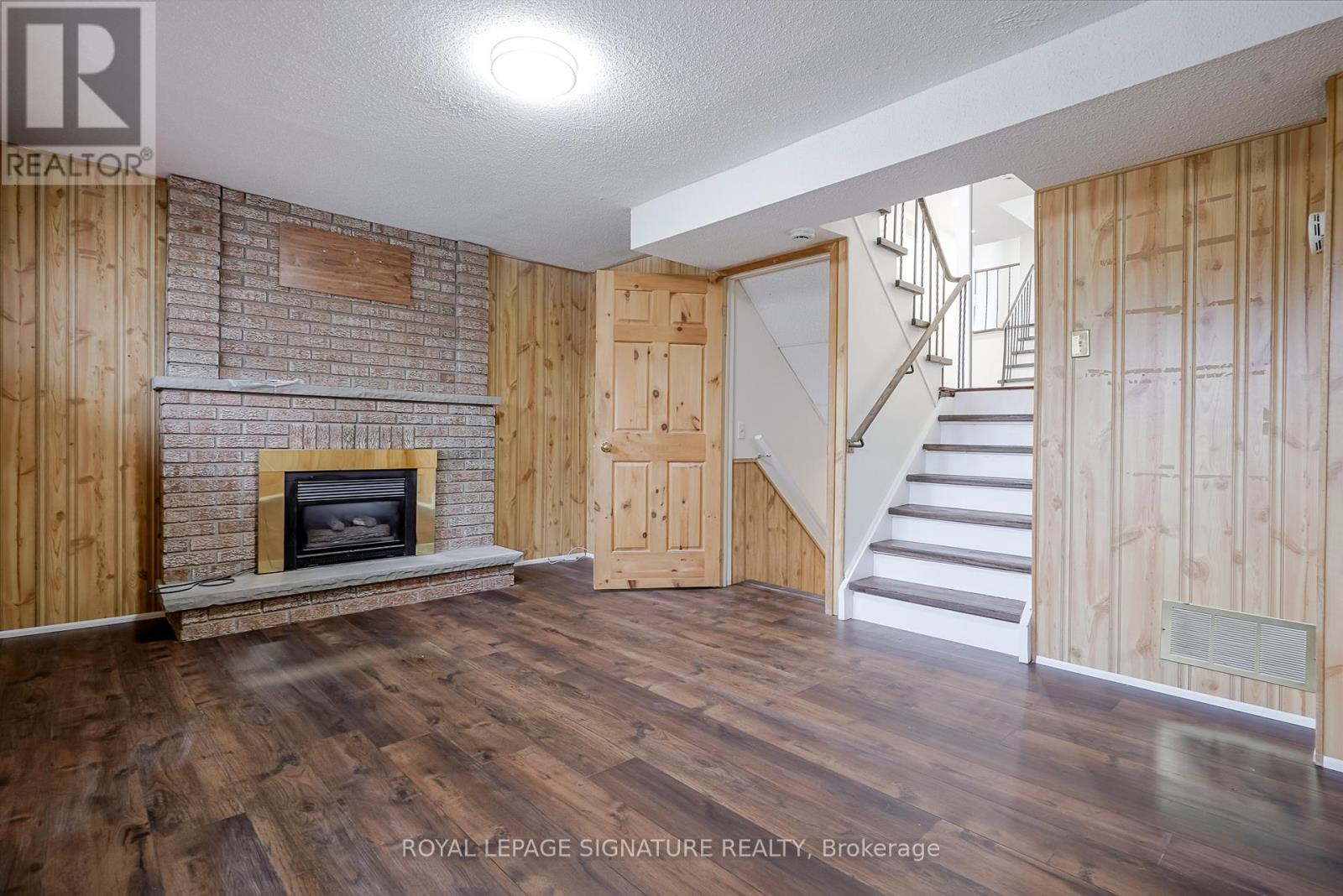 796 Thistle Down Court, Mississauga, Ontario  L5C 3K6 - Photo 33 - W12684600