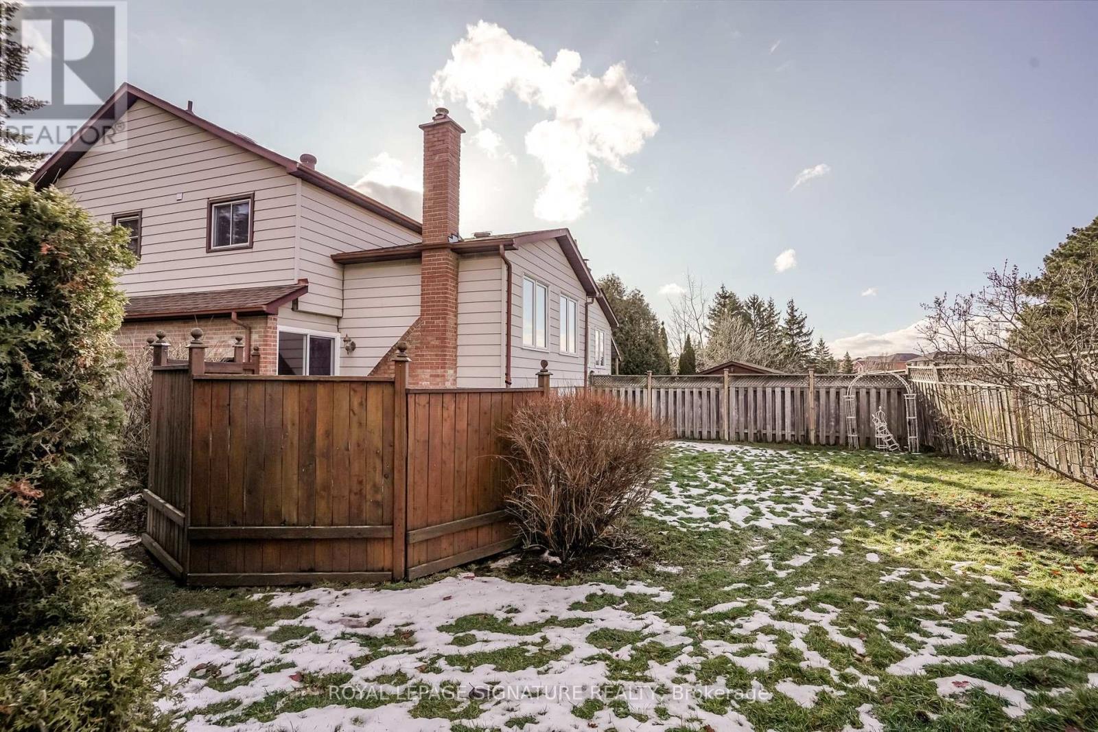 796 Thistle Down Court, Mississauga, Ontario  L5C 3K6 - Photo 47 - W12684600