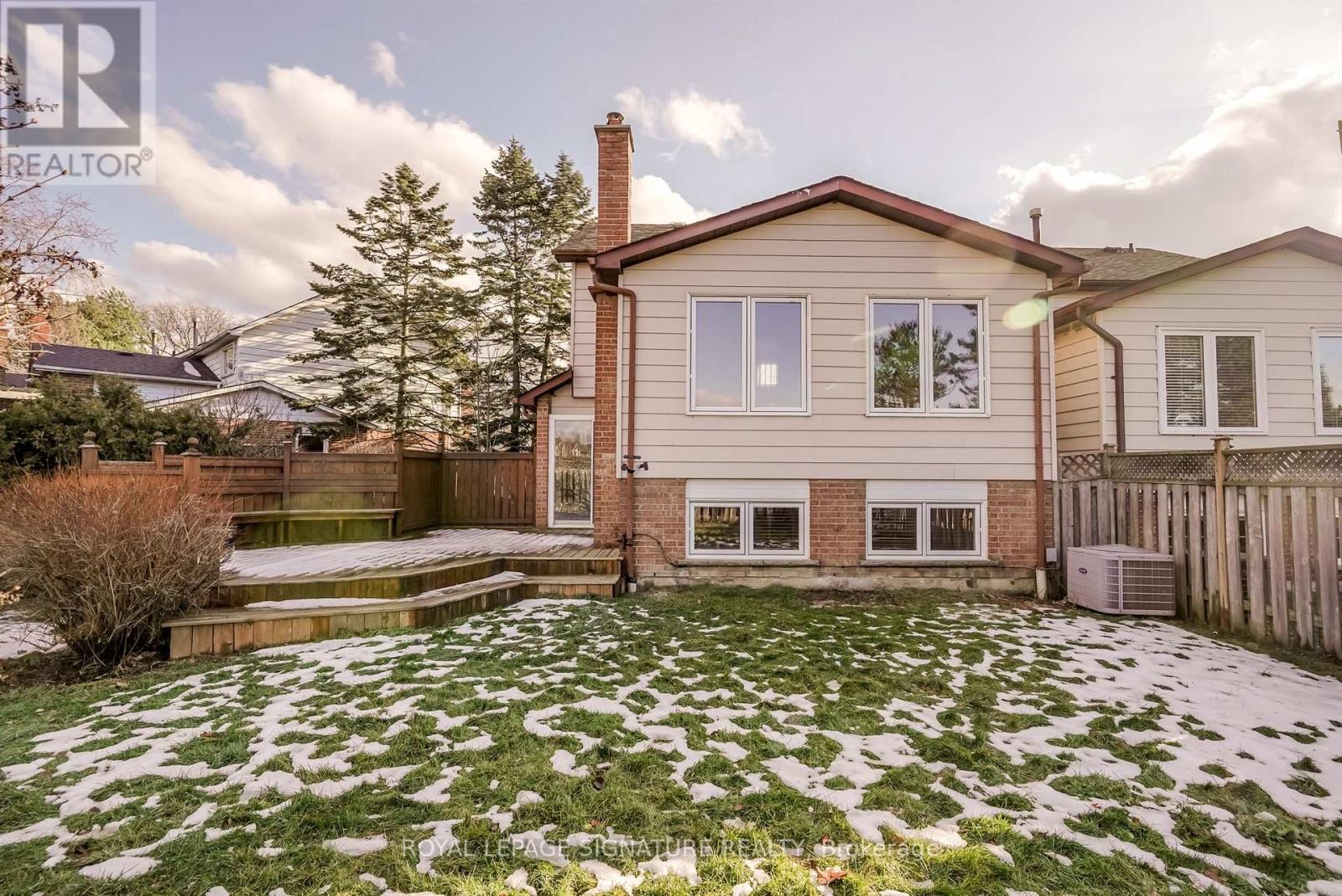 796 Thistle Down Court, Mississauga, Ontario  L5C 3K6 - Photo 48 - W12684600