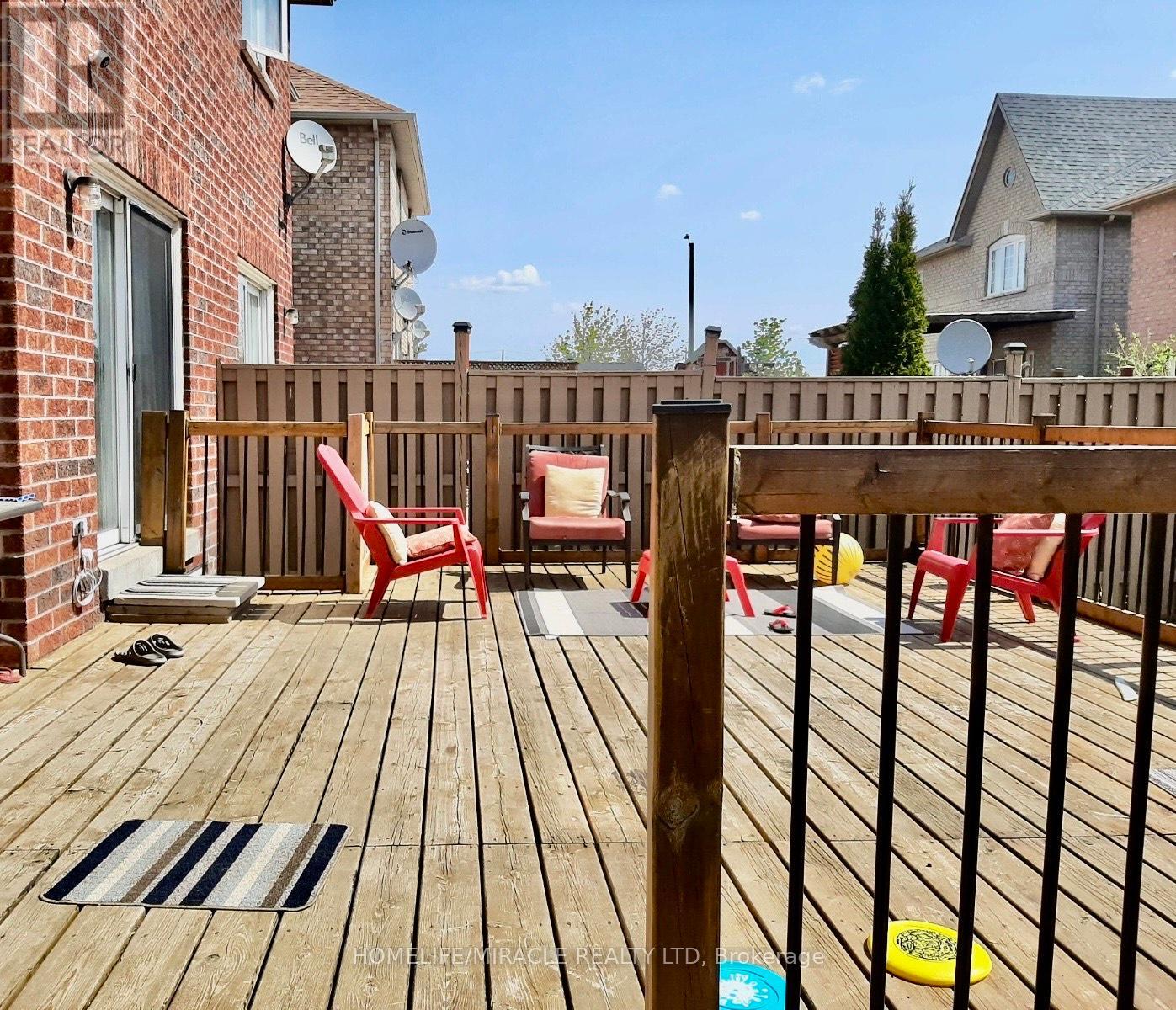 66 Echoridge Drive, Brampton, Ontario  L7A 3L7 - Photo 20 - W12684248