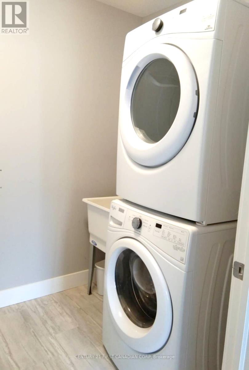 # 62 - 1960 Dalmagarry Road, London North (North E), Ontario  N6G 0T8 - Photo 10 - X12684606