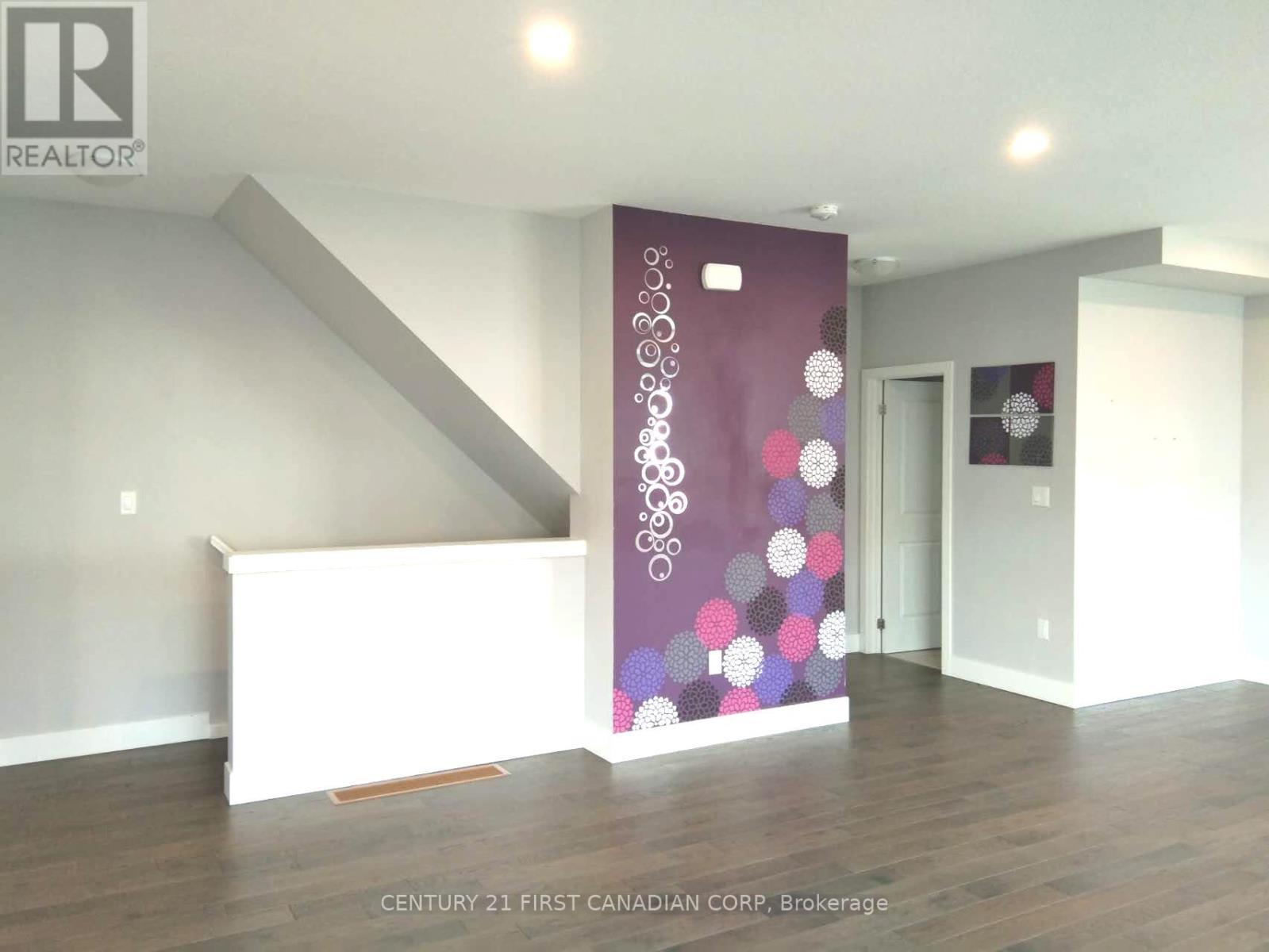 # 62 - 1960 Dalmagarry Road, London North (North E), Ontario  N6G 0T8 - Photo 8 - X12684606