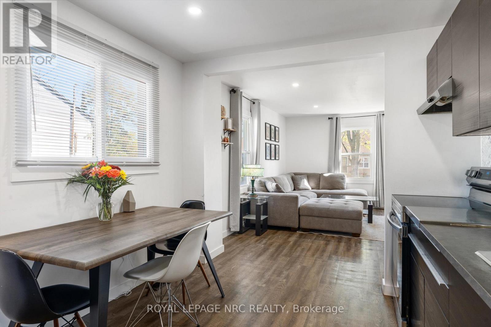 30 Douglas Street, Fort Erie, Ontario  L2A 3W4 - Photo 10 - X12684614