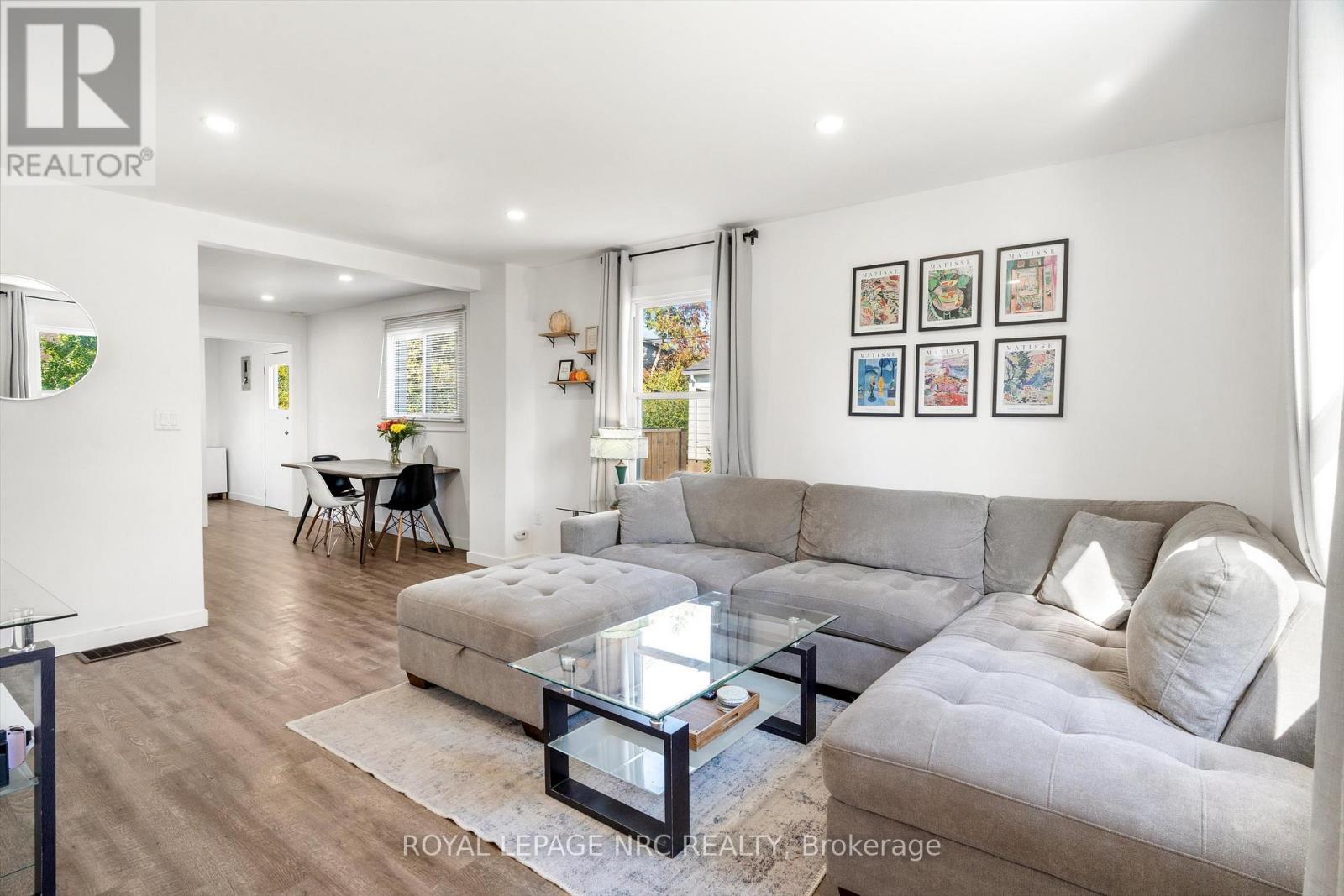 30 Douglas Street, Fort Erie, Ontario  L2A 3W4 - Photo 4 - X12684614