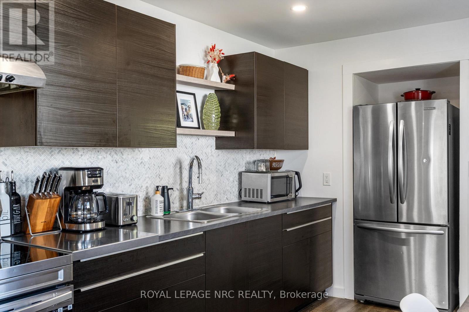 30 Douglas Street, Fort Erie, Ontario  L2A 3W4 - Photo 8 - X12684614