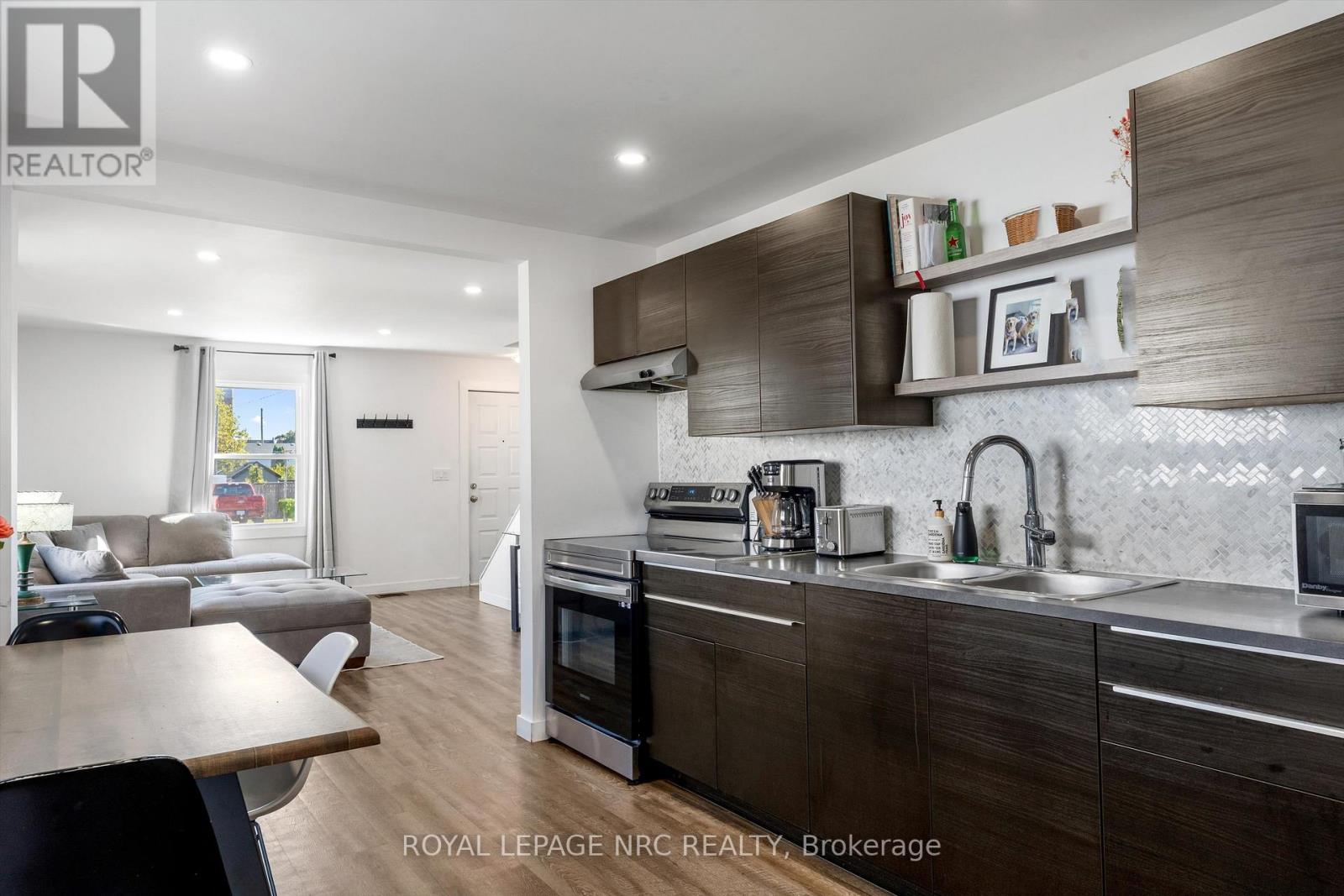 30 Douglas Street, Fort Erie, Ontario  L2A 3W4 - Photo 9 - X12684614