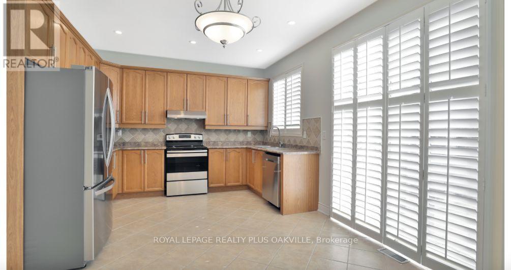 2565 Falkland Crescent, Oakville, Ontario  L6M 4X9 - Photo 23 - W12593018