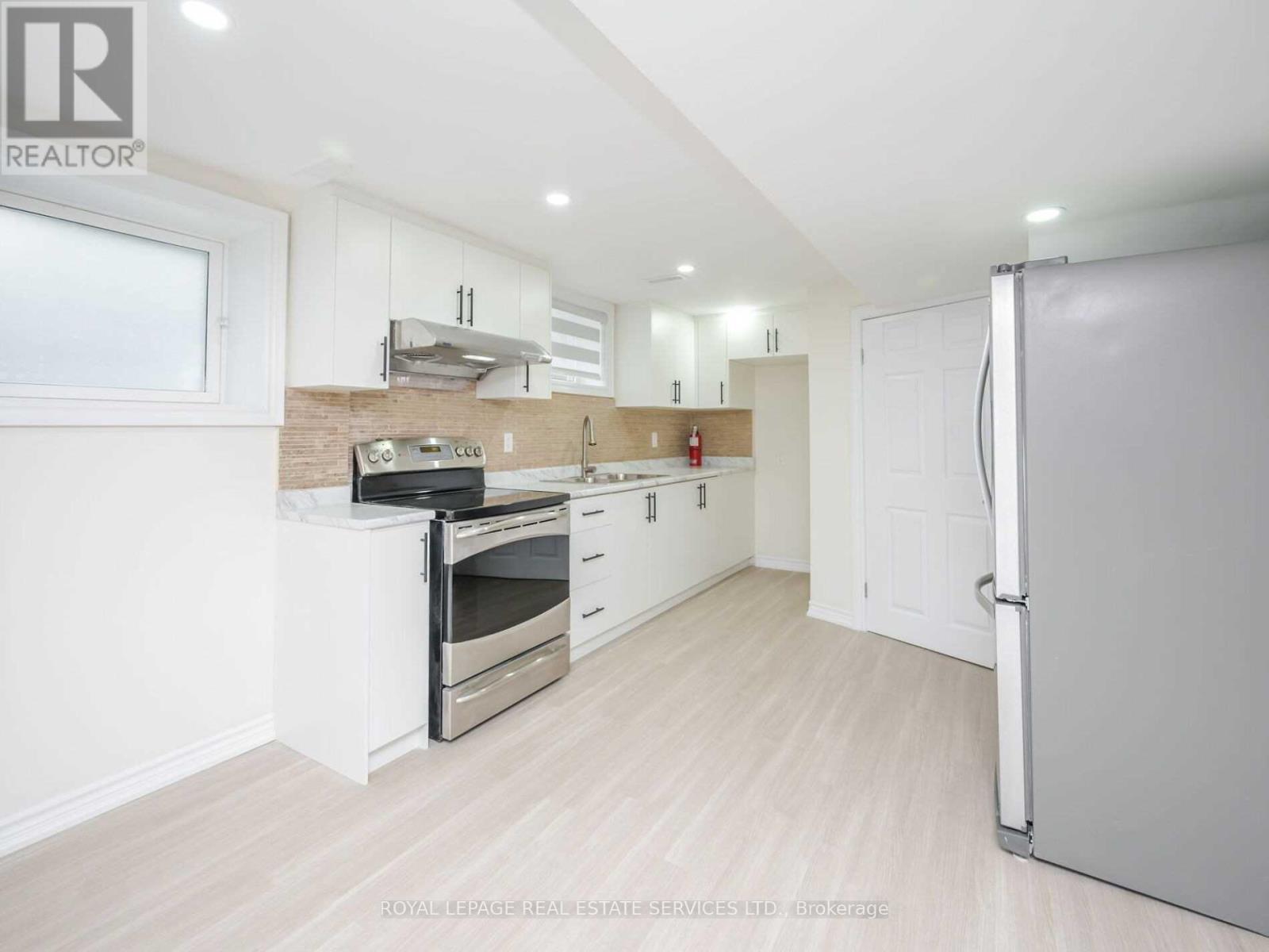 372 Highside Drive, Milton, Ontario  L9T 1W7 - Photo 6 - W12605038