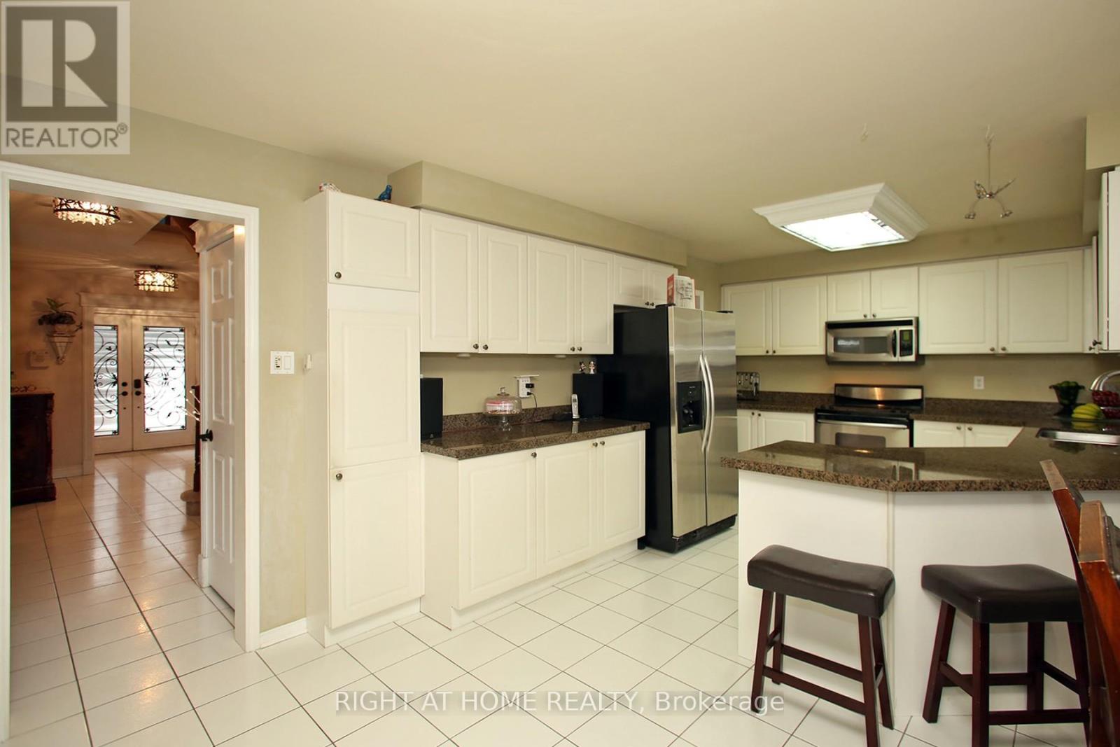 6 Coldstream Crescent, Richmond Hill, Ontario  L4S 1E6 - Photo 11 - N12684616