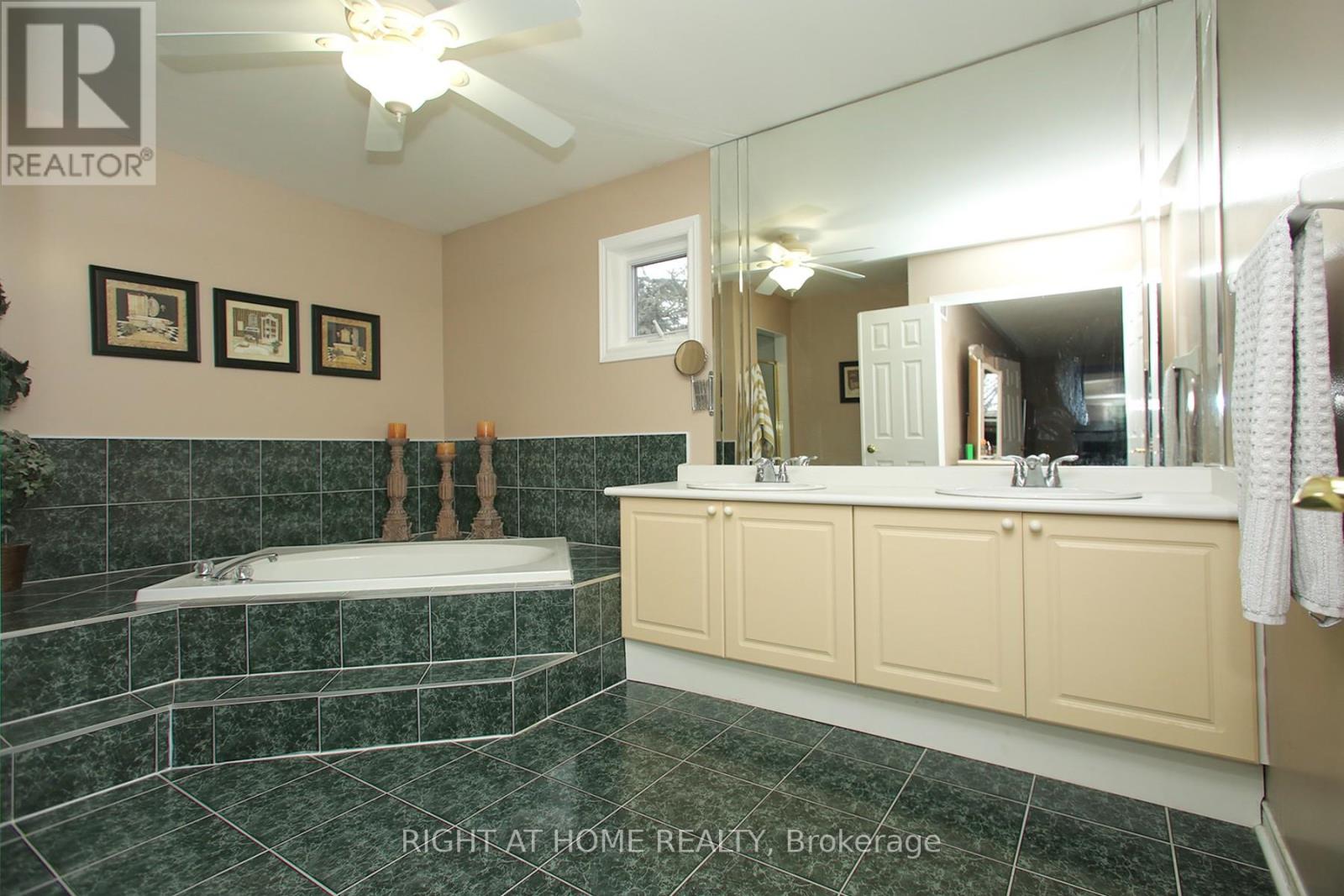 6 Coldstream Crescent, Richmond Hill, Ontario  L4S 1E6 - Photo 24 - N12684616