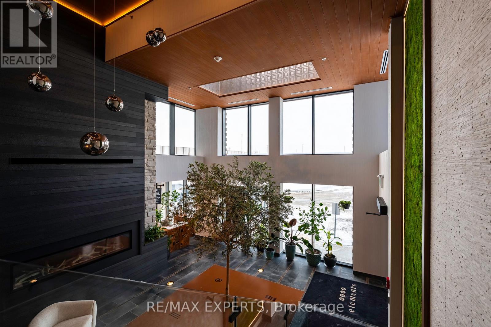 409 - 15 Kneeshaw Drive, Barrie, Ontario  L9J 0X9 - Photo 4 - S12684622