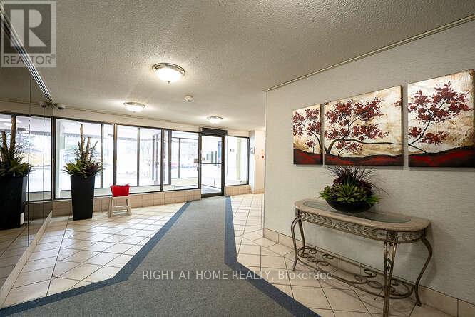 707 - 18 Knightsbridge Road, Brampton, Ontario  L6T 3X5 - Photo 4 - W12684072