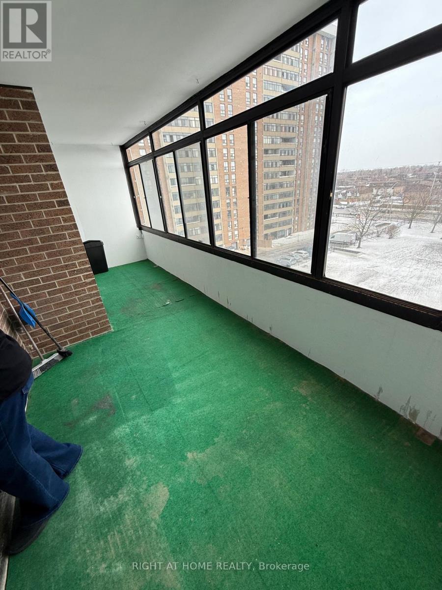 707 - 18 Knightsbridge Road, Brampton, Ontario  L6T 3X5 - Photo 33 - W12684072