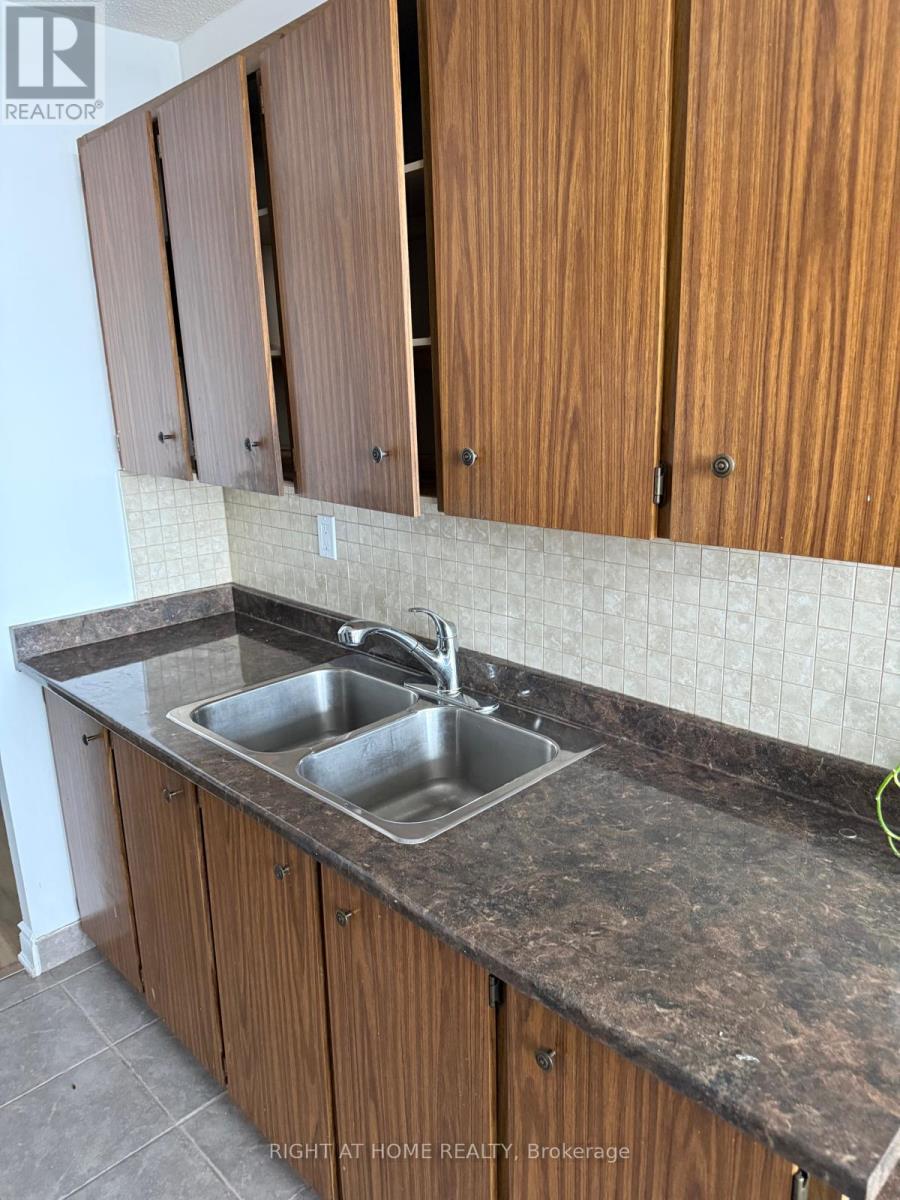 707 - 18 Knightsbridge Road, Brampton, Ontario  L6T 3X5 - Photo 34 - W12684072