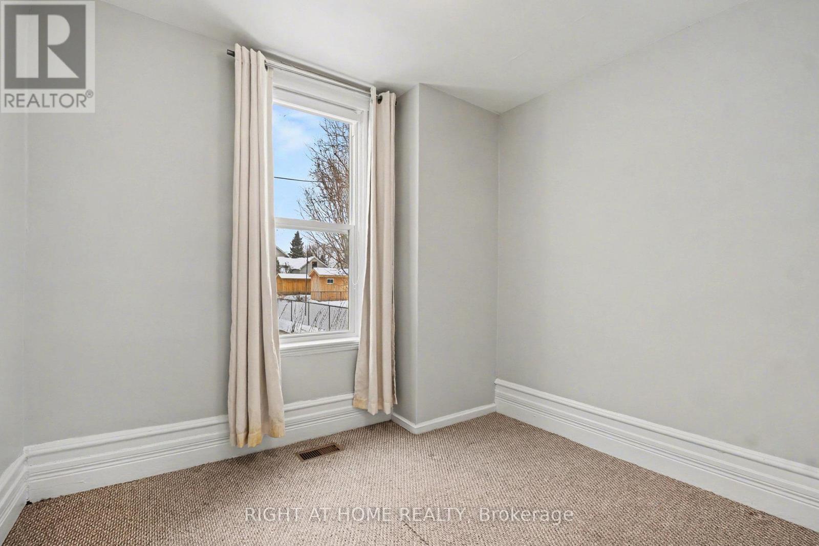 Unit 1 - 486 Victoria Street, North Dundas, Ontario  K0C 2K0 - Photo 10 - X12652636