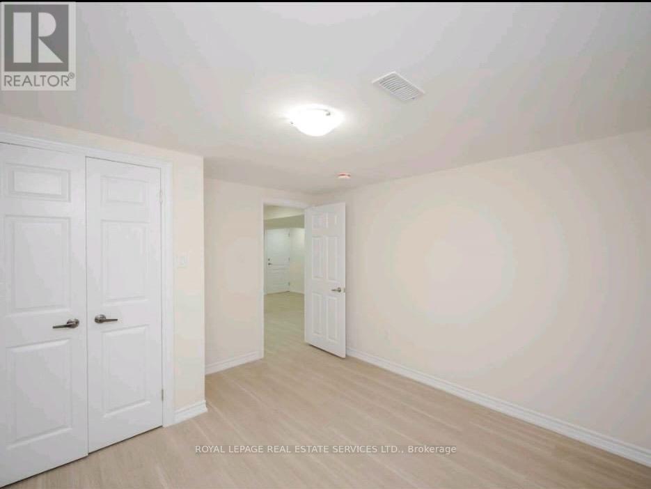 372 Highside Drive, Milton, Ontario  L9T 1W7 - Photo 10 - W12605038