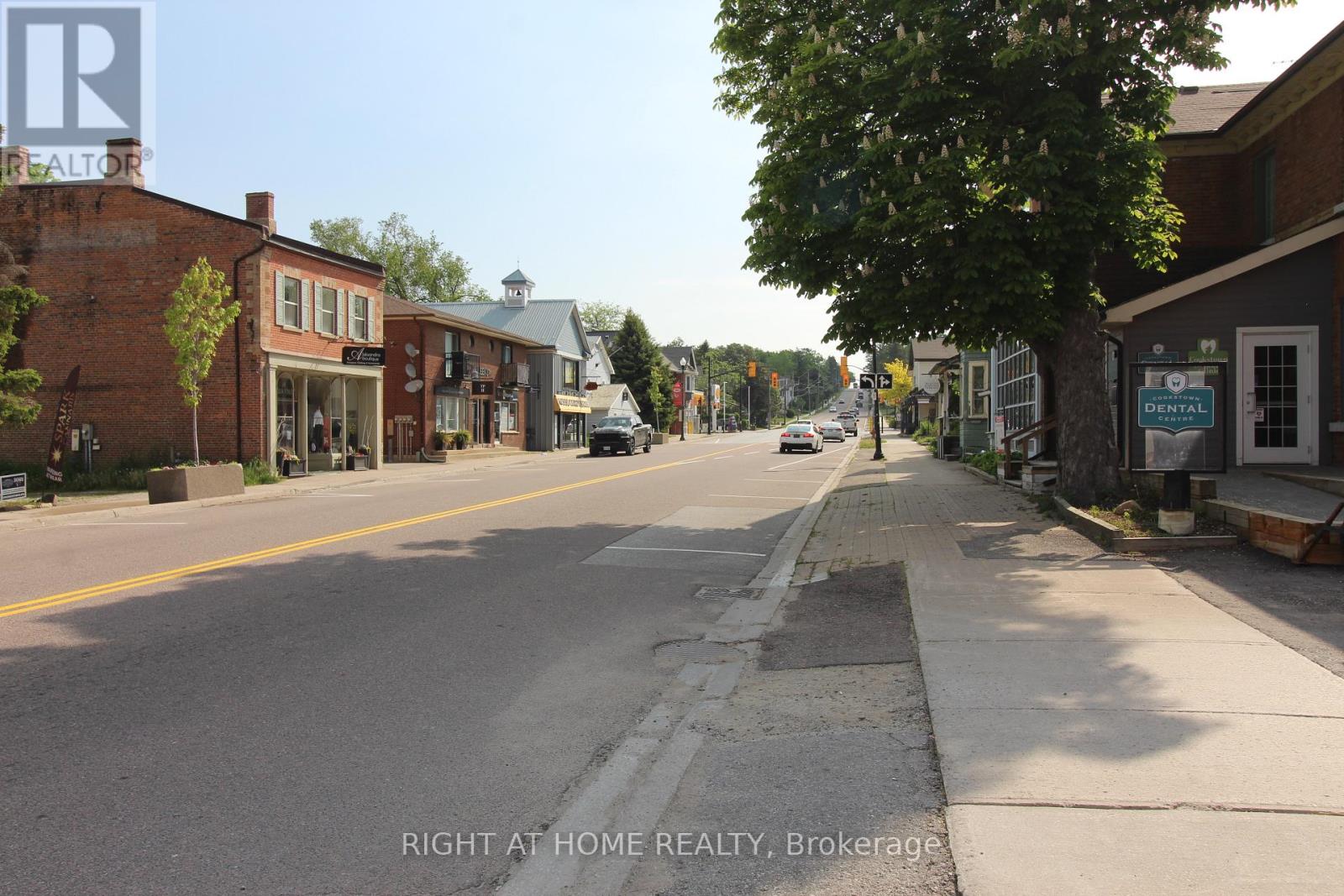 B - 9 Queen Street, Innisfil, Ontario  L0L 1L0 - Photo 2 - N12684644