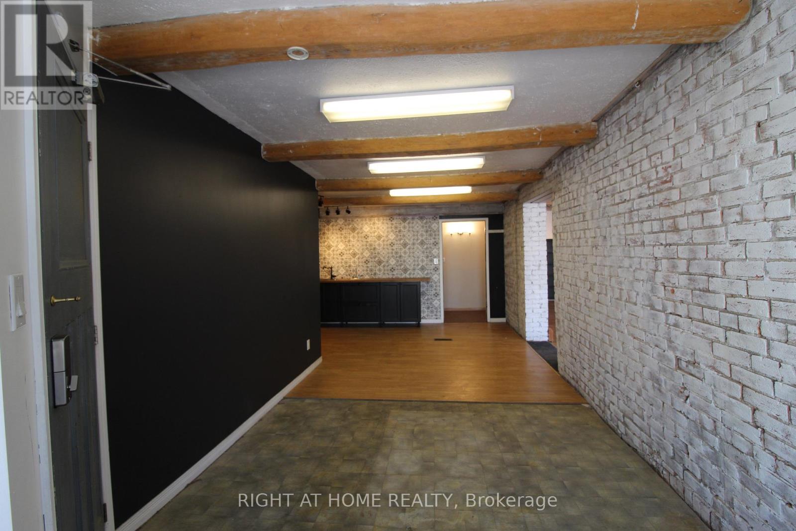 B - 9 Queen Street, Innisfil, Ontario  L0L 1L0 - Photo 3 - N12684644