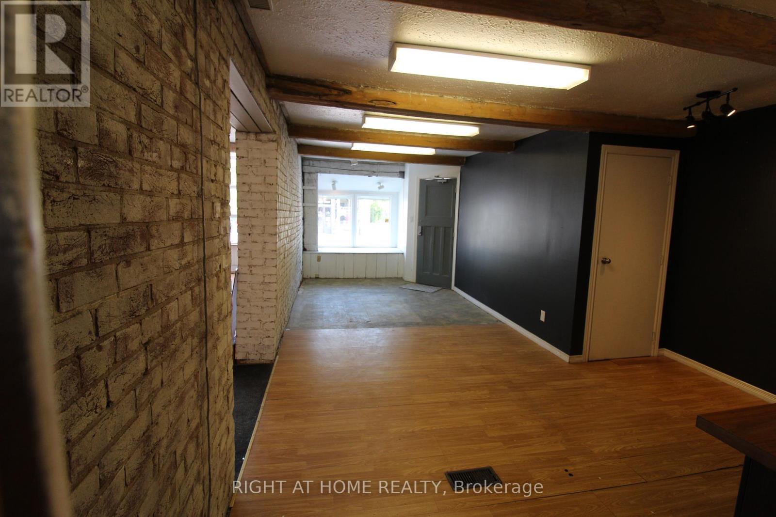 B - 9 Queen Street, Innisfil, Ontario  L0L 1L0 - Photo 5 - N12684644