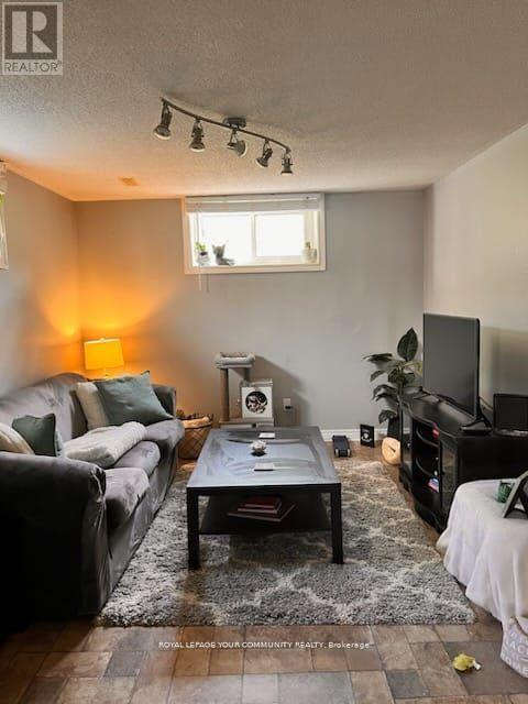 LOWER - 25 BREEZE DRIVE, bradford west gwillimbury (bradford), Ontario