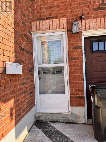 Lower - 25 Breeze Drive, Bradford West Gwillimbury, Ontario  L3Z 3A5 - Photo 2 - N12684660