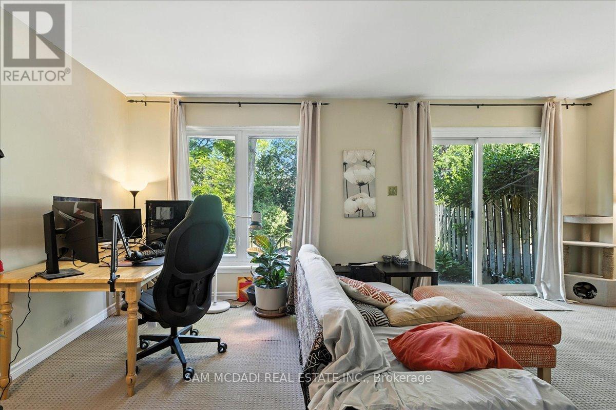 1211 Eighth Line, Oakville, Ontario  L6H 2H2 - Photo 10 - W12684634