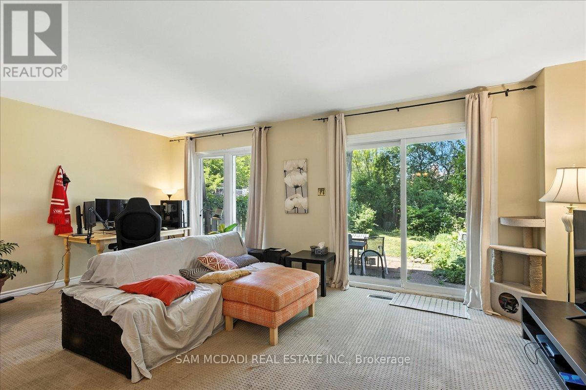 1211 Eighth Line, Oakville, Ontario  L6H 2H2 - Photo 11 - W12684634