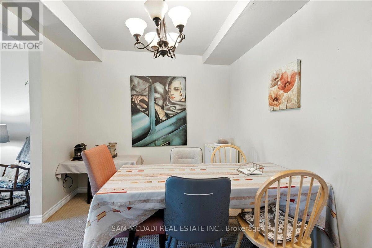 1211 Eighth Line, Oakville, Ontario  L6H 2H2 - Photo 13 - W12684634