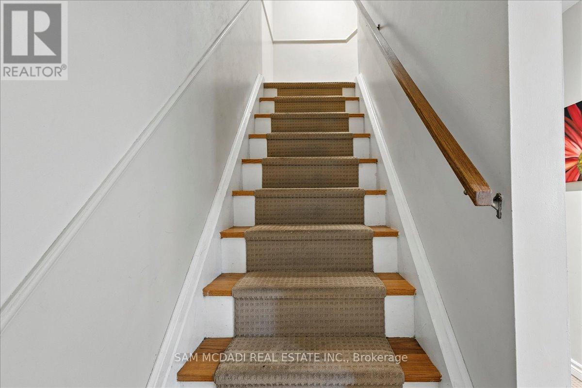 1211 Eighth Line, Oakville, Ontario  L6H 2H2 - Photo 21 - W12684634