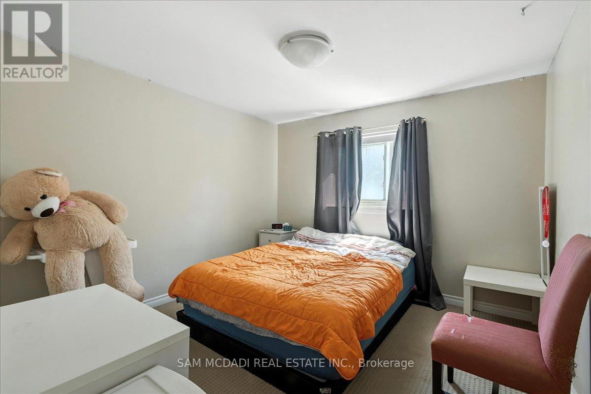 1211 Eighth Line, Oakville, Ontario  L6H 2H2 - Photo 24 - W12684634
